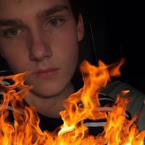 Meet your Posher, Logan